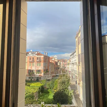 3749 Pontechiodo Bed & Breakfast 3*