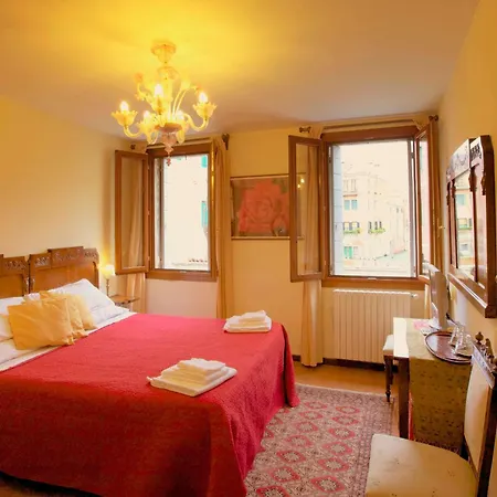 Bed & Breakfast 3749 Pontechiodo 3*